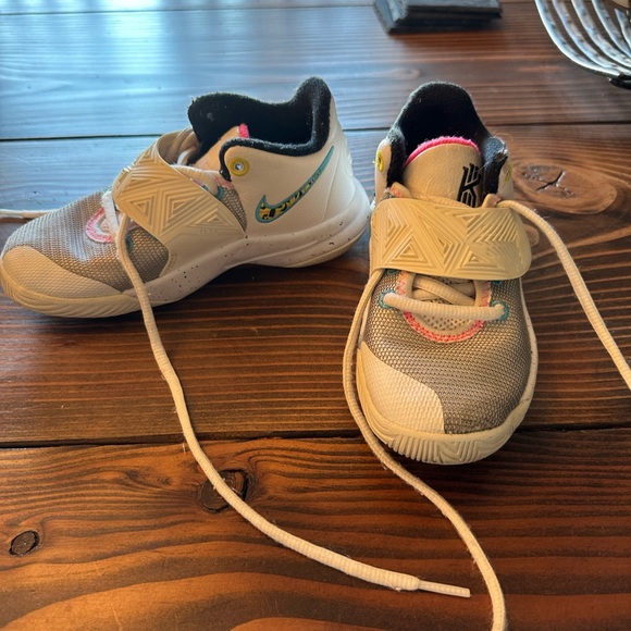 11.5c Nike shoes. Great condition. Minimal wear - Picture 3 of 3